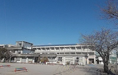 沼津市立大岡小学校まで700m