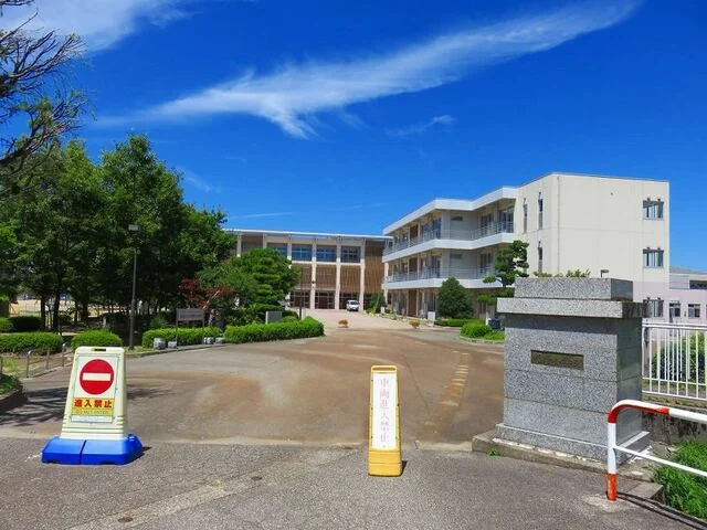 福野小学校まで1000m
