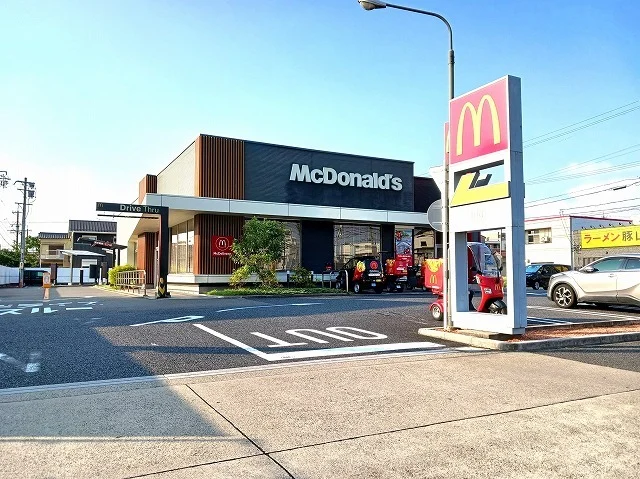 マクドナルドまで100m