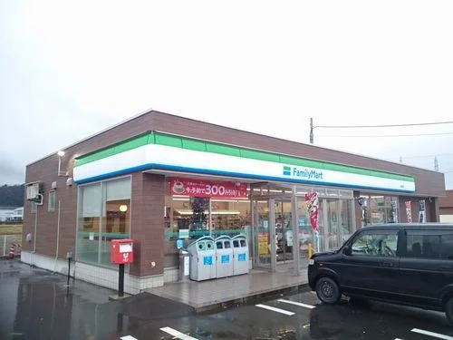 ファミリーマート 松岡室店まで700m