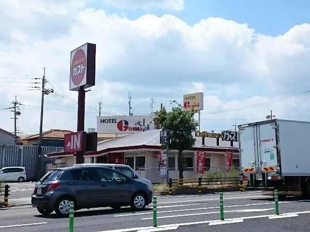 ガスト様まで90m