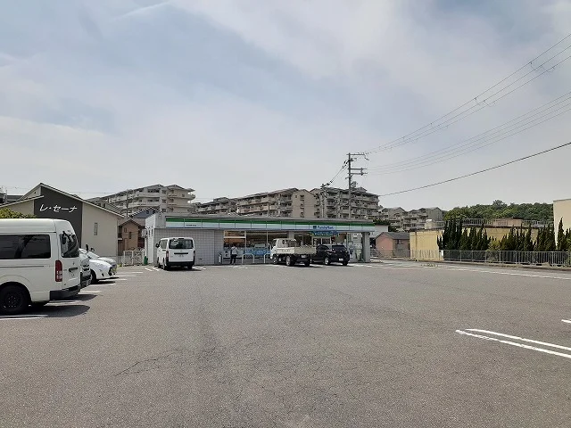 ファミリーマート市町店様まで950m