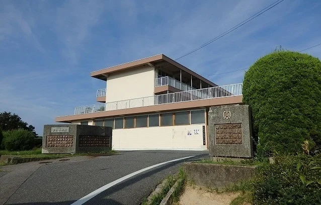 津宮小学校まで400m