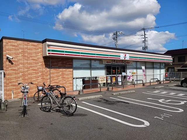 セブンイレブン三日月織島店まで62m