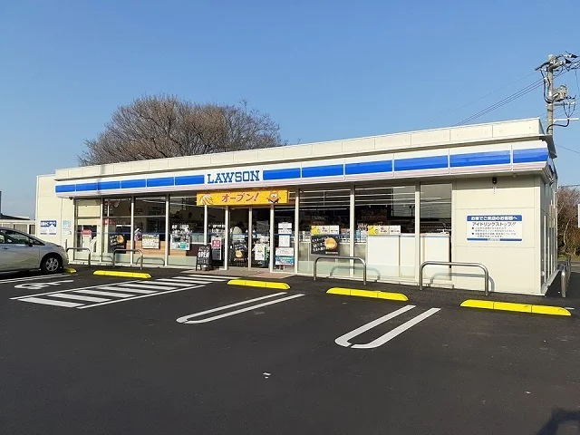 ローソン谷和原小絹店まで690m