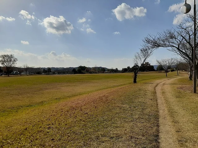 細江総合運動公園まで2000m