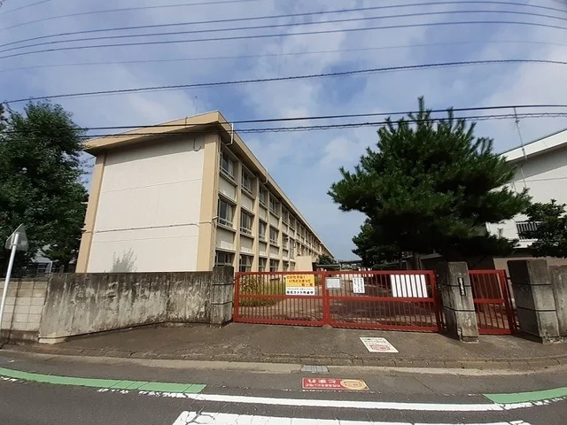 前橋市立城南小学校まで1500m