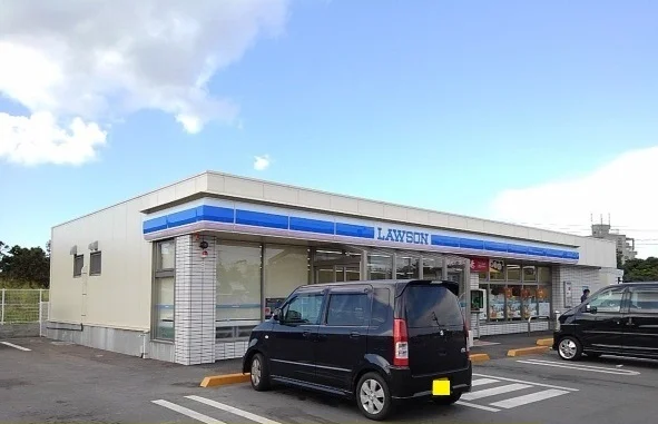 ローソンうるま川崎店まで850m