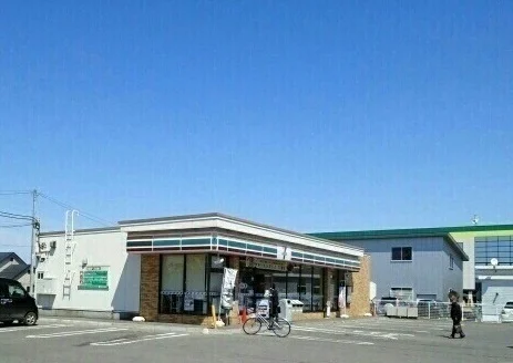 セブンイレブン滝川東町店まで1100m
