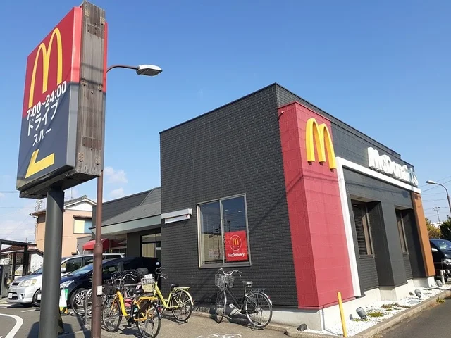 マクドナルドまで776m