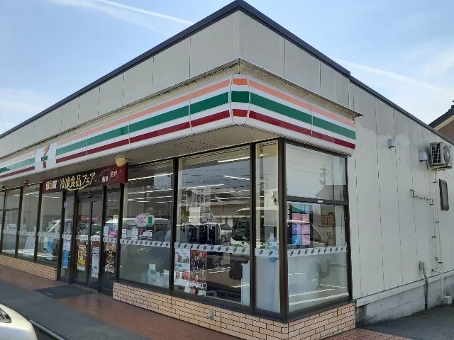 セブンイレブン黒部三日市店まで190m