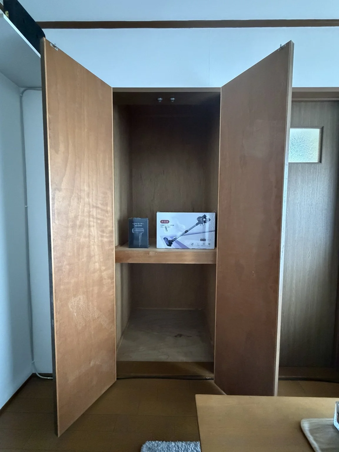 広い押し入れ。上段はクローゼット。下段は押し入れとして