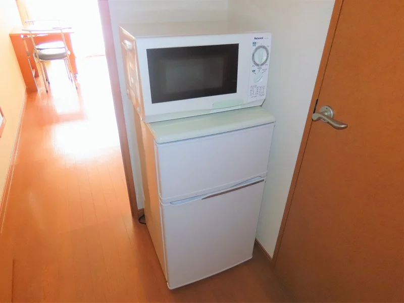 電子レンジ、冷蔵庫完備