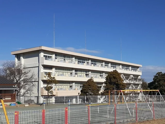 大久保小学校まで250m