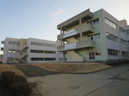 谷田部東中学校まで800m