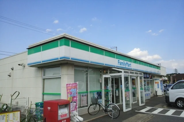 ファミリーマートまで500m