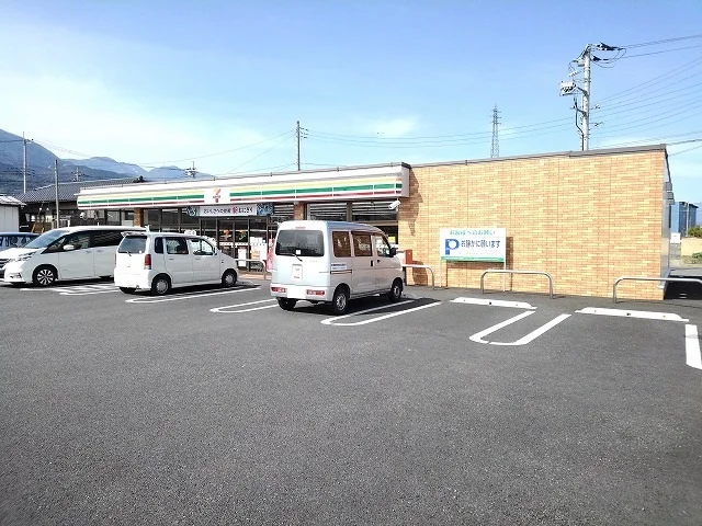 セブンイレブン増穂長沢新町店まで400m