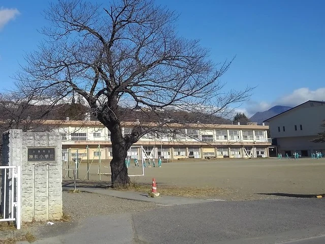 神科小学校まで1000m