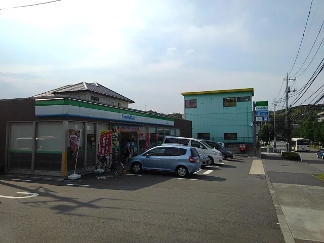 ファミリーマートまで350m