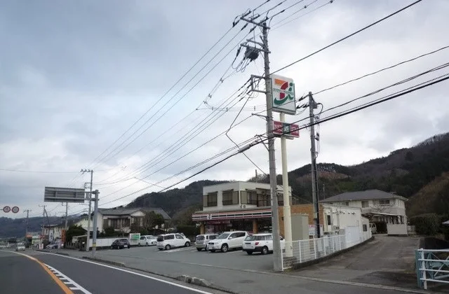 セブンイレブン中伊豆上白岩店まで620m