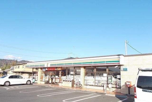 セブンイレブン別堀店まで240m