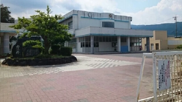 千郷小学校まで860m