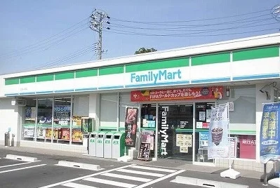 ファミリーマート　豊川上野店まで550m
