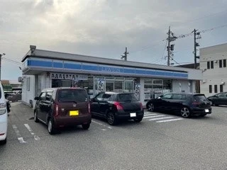 ローソンまで1200m