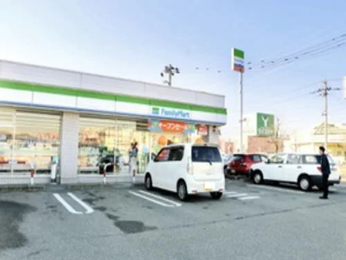 ファミリーマート 福井新保町店まで750m