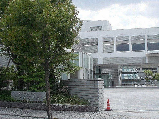 岐阜県図書館まで1400m