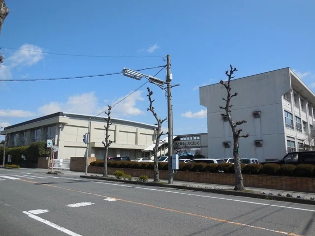 岩倉市立　五条川小学校まで600m