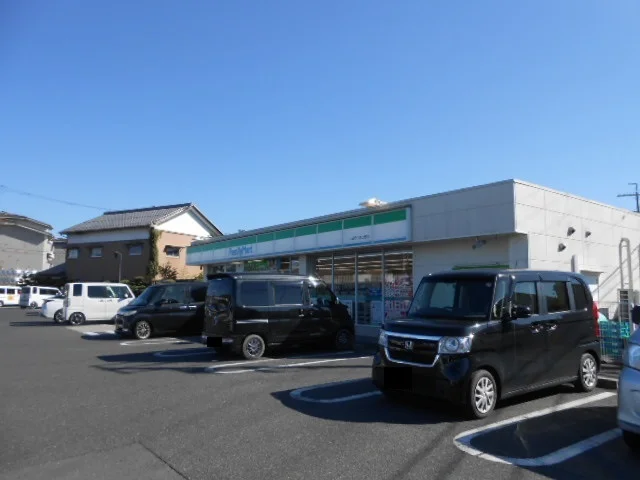 ファミリーマートひばり丘店様まで50m
