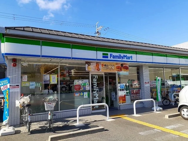 ファミリーマート 烏丸十条店まで500m