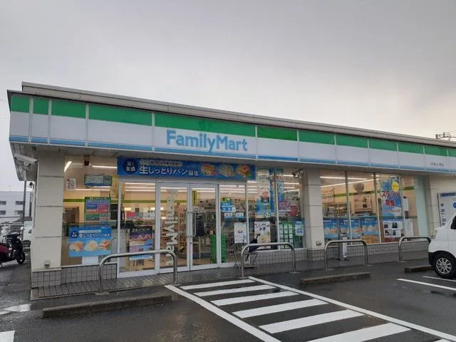 ファミリーマート 久世東土川店まで650m