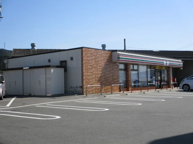 セブンイレブンまで1400m
