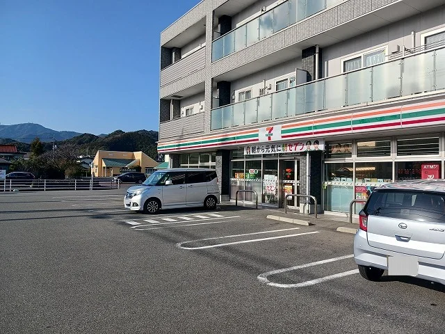 セブンイレブン山口泉町店まで270m