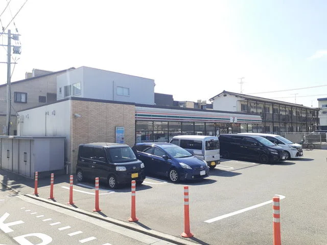 セブンイレブン福岡筥松３丁目店まで240m