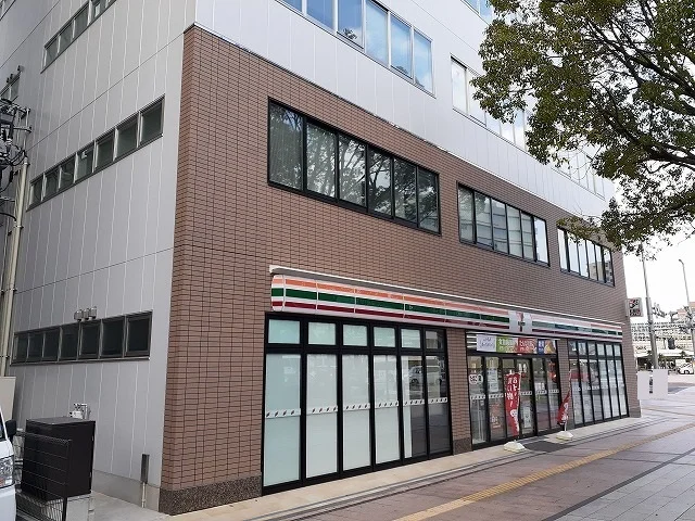 セブンイレブン宮崎高千穂通り店まで300m