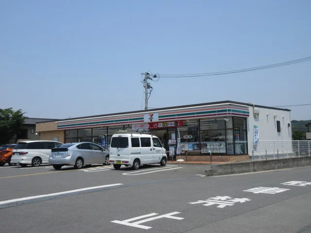 セブンイレブンまで720m