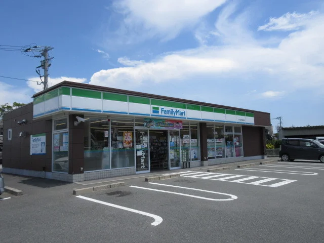 ファミリーマート大川高木病院前まで1000m
