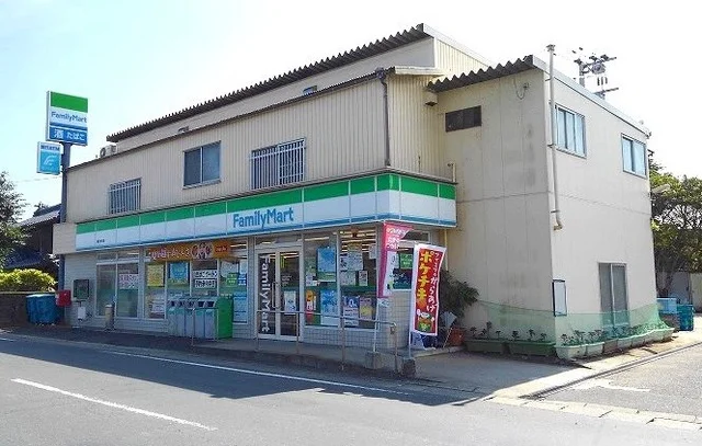 ファミリーマートまで1200m