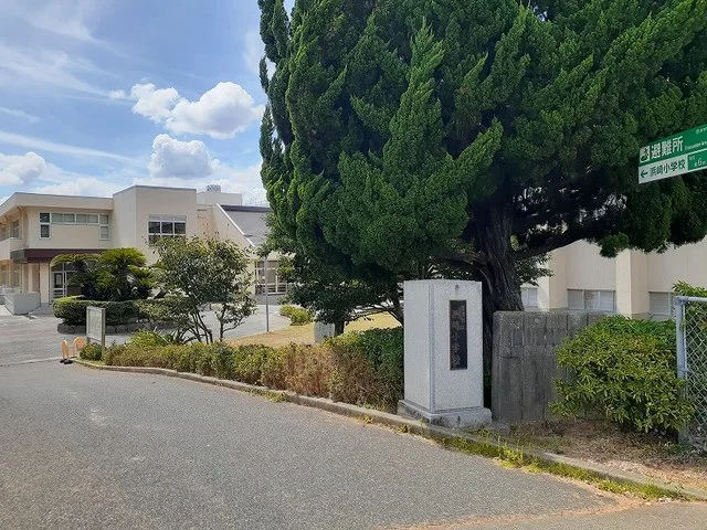 唐津市立浜崎小学校まで650m