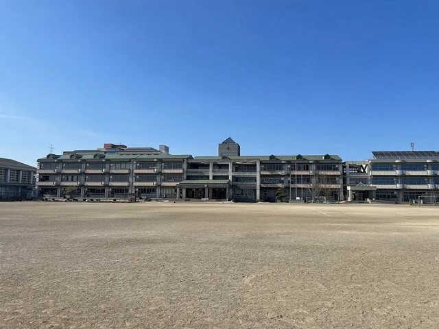 大崎市立古川第五小学校まで2100m