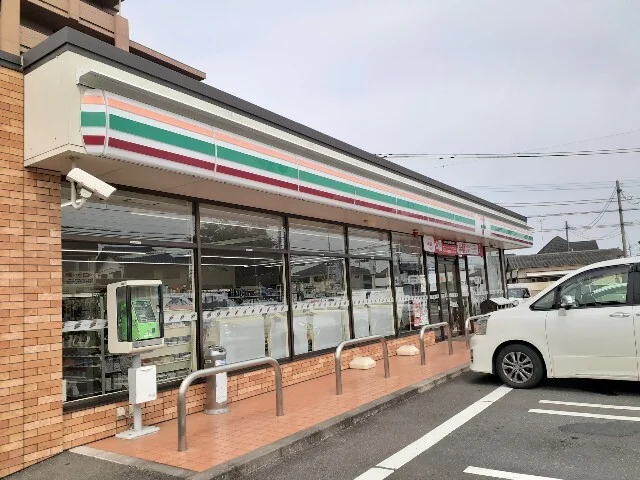 セブン-イレブン稲吉東店まで650m