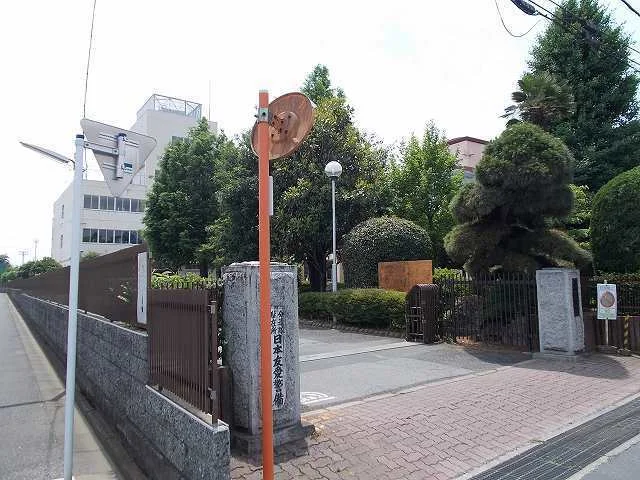 犬伏小学校まで666m