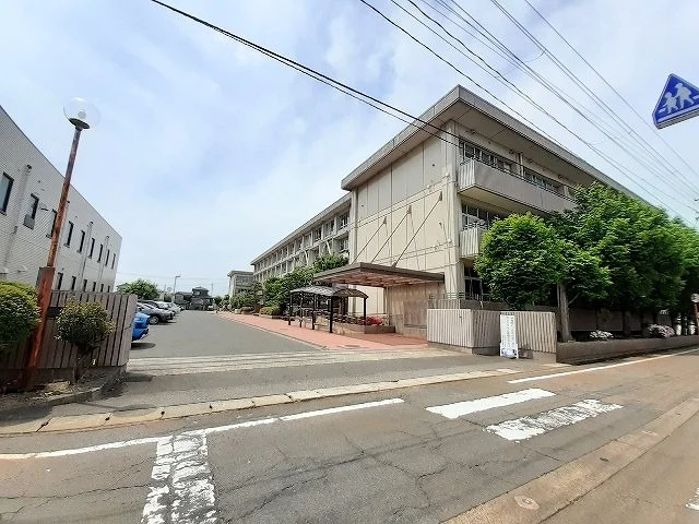 三条市立第三中学校まで450m
