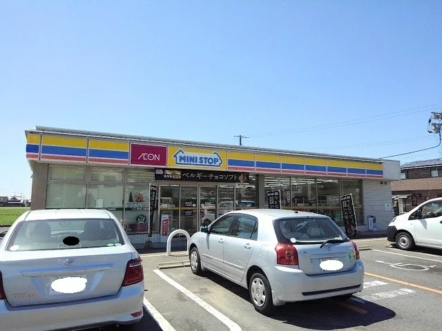 ミニストップ丸亀飯野店まで1900m