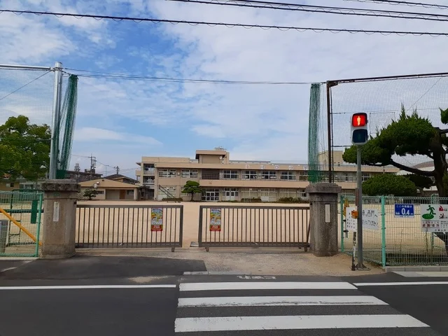 川口小学校まで1000m