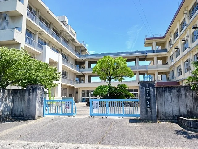 山手小学校まで150m
