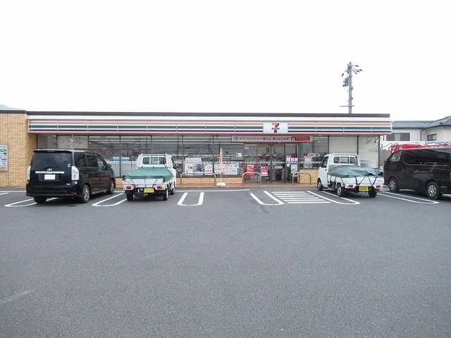 セブンイレブン防府岸津１丁目店まで650m